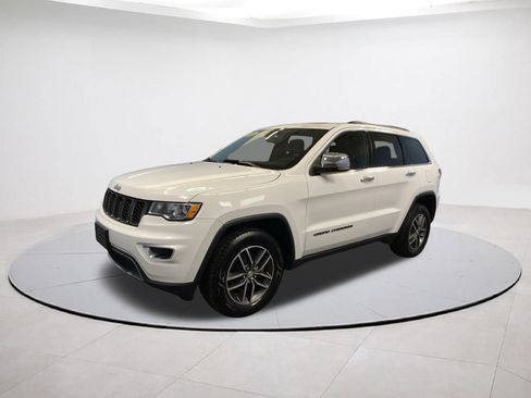 Used 2018 Jeep Grand Cherokee Limited image 3