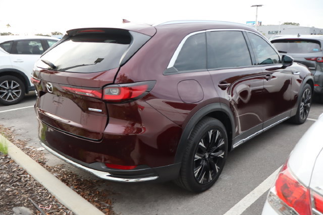 Used 2024 MAZDA CX-90 Plug-In Hybrid w/ Premium Pkg AWD/4WD image 2