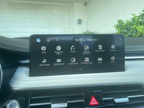 Used 2025 Genesis G70 2.5T image 20