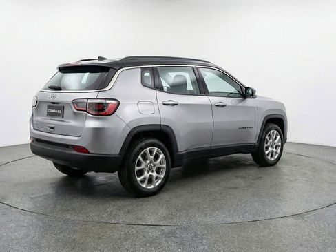 Used 2025 Jeep Compass Limited AWD/4WD image 9