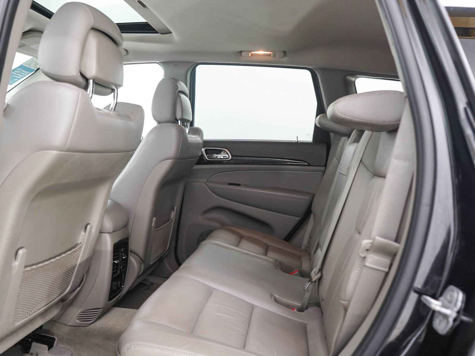 Used 2013 Jeep Grand Cherokee Laredo AWD/4WD image 15