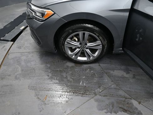 Used 2024 Volkswagen Jetta SE image 13