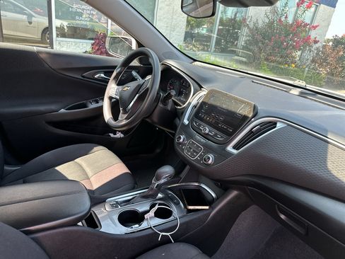 Used 2024 Chevrolet Malibu LT FWD image 11