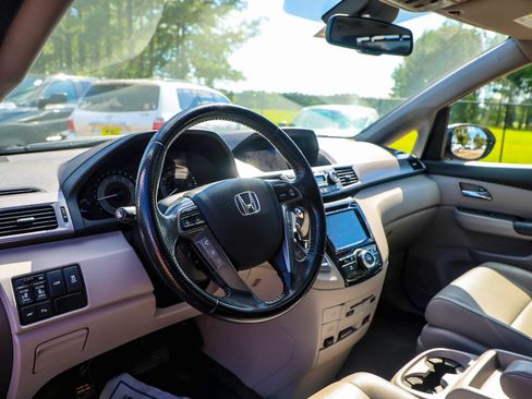 Used 2015 Honda Odyssey Touring image 16