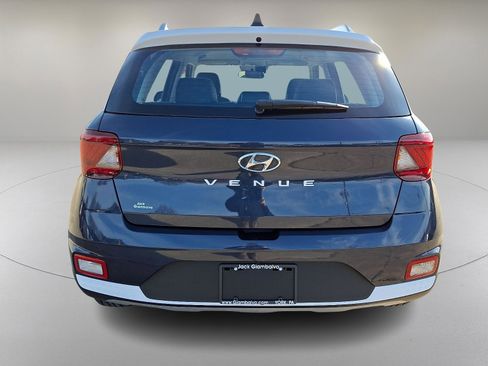 Certified 2021 Hyundai Venue w/ Cargo Package image 9