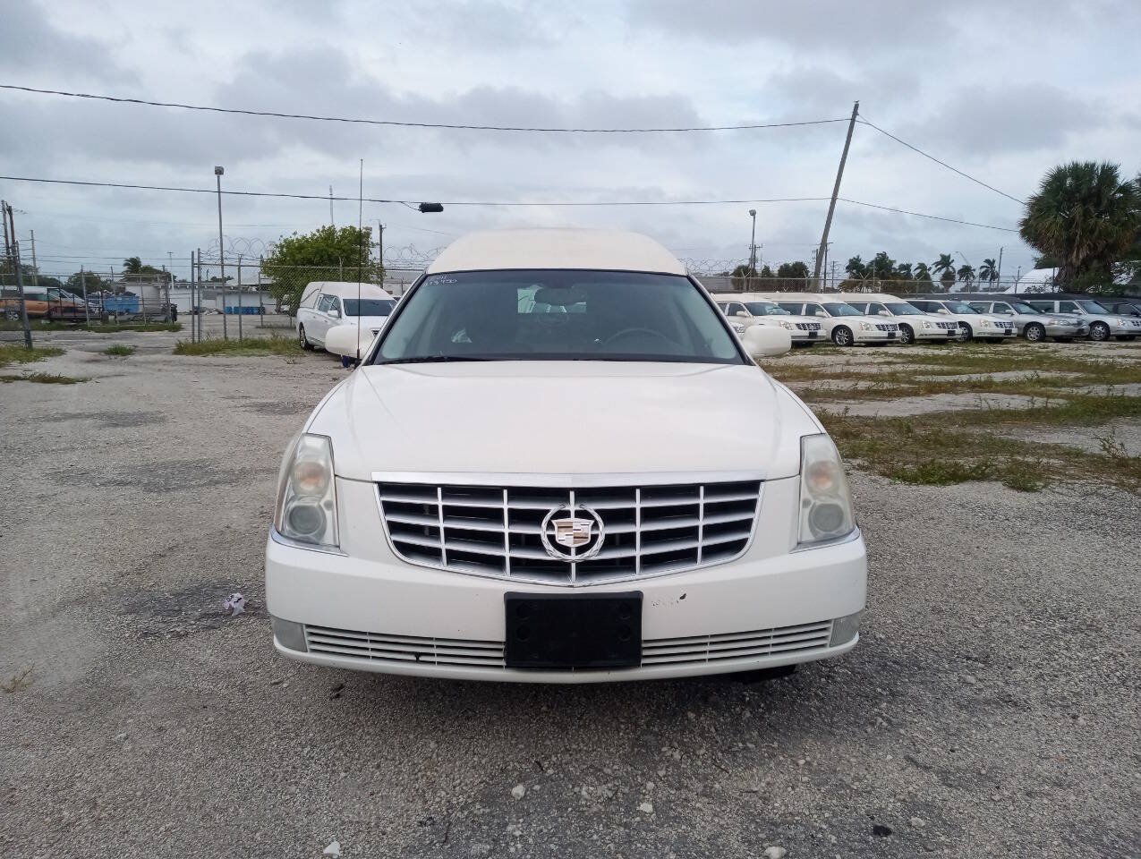 Used 2011 Cadillac DTS Limousine FWD image 2