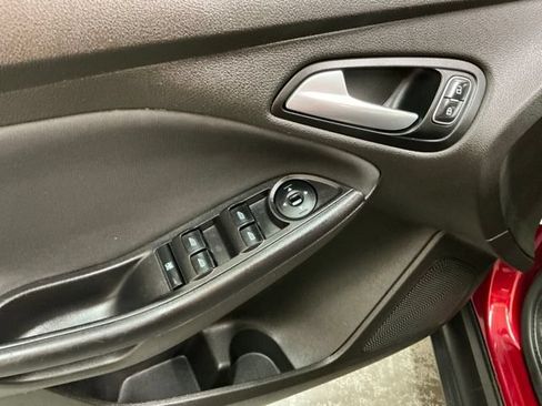 Used 2016 Ford Focus SE FWD image 15