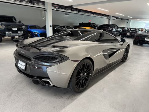 Used 2018 McLaren 570S Spider RWD image 6