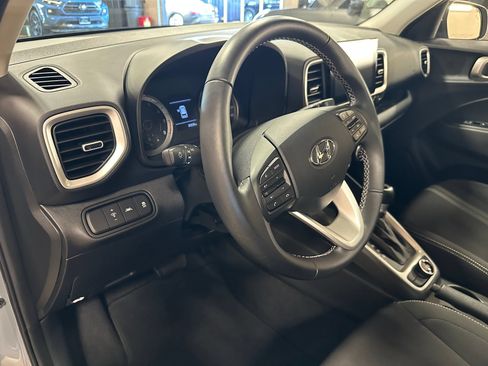 Used 2022 Hyundai Venue SEL w/ Cargo Package FWD image 13