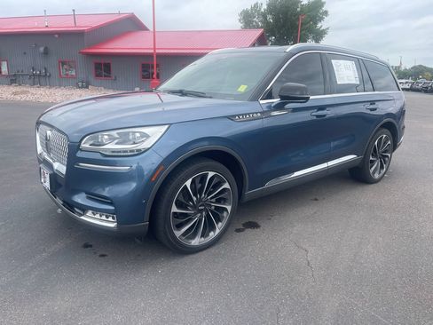 Used 2020 Lincoln Aviator Reserve w/ Equipment Group 202A AWD/4WD image 3