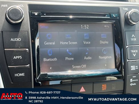 Used 2015 Toyota Camry XLE w/ Moonroof Package image 18