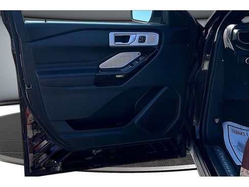 Used 2022 Ford Explorer Platinum w/ Equipment Group 601A AWD/4WD image 25
