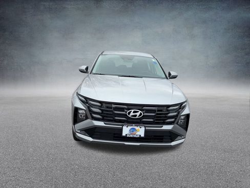 Certified 2025 Hyundai Tucson SE image 6