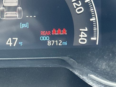 Used 2024 Toyota RAV4 XLE Premium image 20