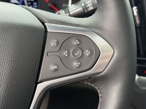 Used 2023 Chevrolet Traverse High Country FWD image 23