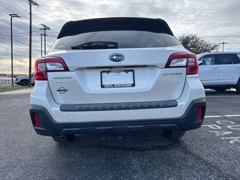 Used 2019 Subaru Outback 2.5i Touring image 4