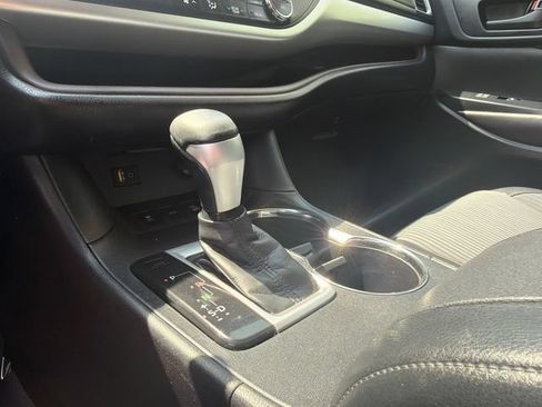 Used 2016 Toyota Highlander Plus AWD/4WD image 35