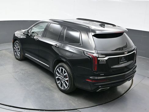 Certified 2025 Cadillac XT6 Sport w/ Platinum Package AWD/4WD image 32