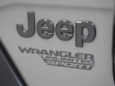 Used 2021 Jeep Wrangler Unlimited Sport AWD/4WD image 11