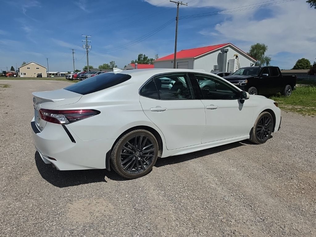 Used 2022 Toyota Camry XSE FWD image 5
