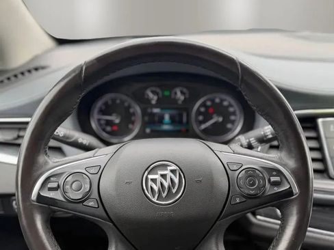 Used 2018 Buick Enclave Essence AWD/4WD image 9