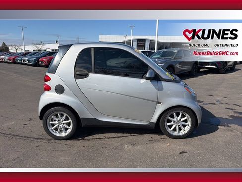 Used 2009 smart fortwo pure image 4