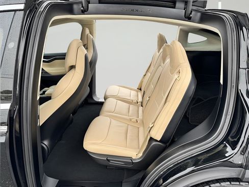 Used 2017 Tesla Model X 75D image 31