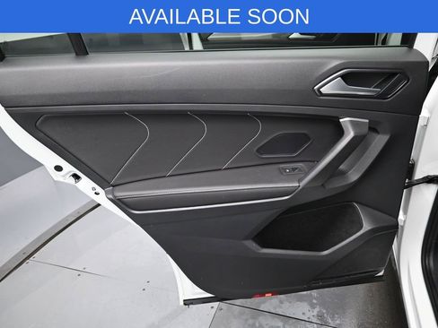 Used 2023 Volkswagen Tiguan SE R-Line image 30