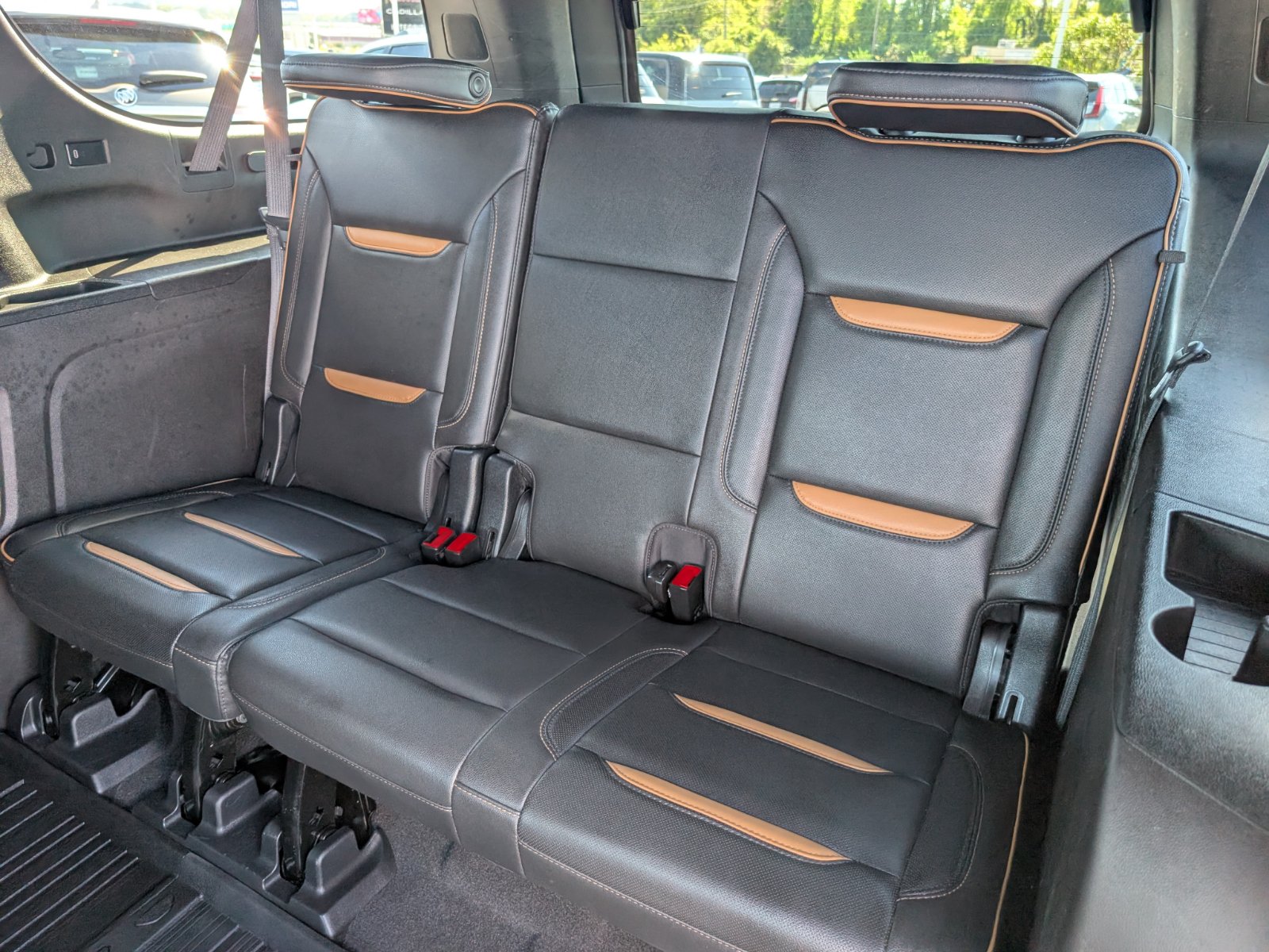 Used 2021 GMC Yukon XL AT4 w/ Rear Media and Nav Package AWD/4WD image 13
