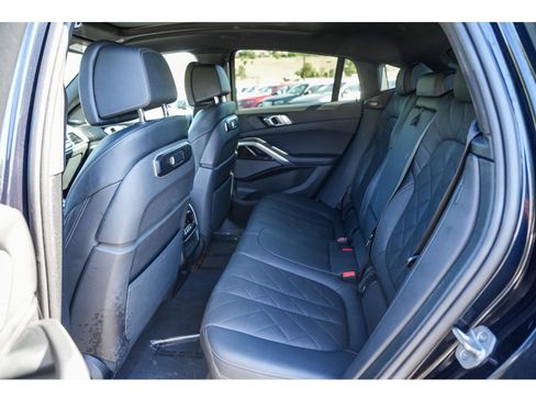 Used 2025 BMW X6 xDrive40i AWD/4WD image 18