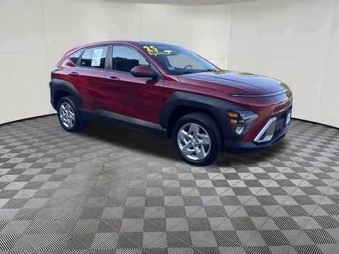 Used 2025 Hyundai Kona SE AWD/4WD image 3