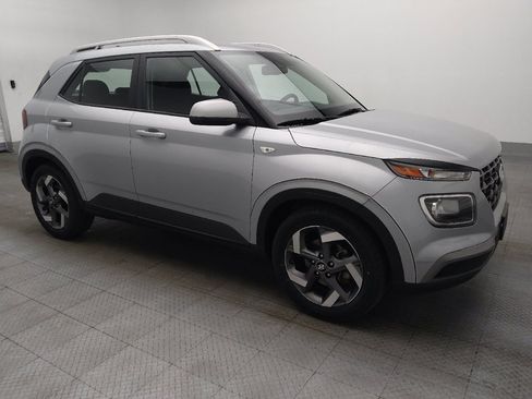 Used 2021 Hyundai Venue SEL w/ Cargo Package image 11