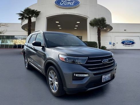 Certified 2021 Ford Explorer XLT w/ Equipment Group 202A AWD/4WD image 4