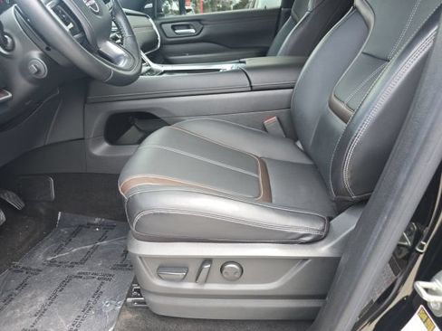 Certified 2025 Nissan Armada SL AWD/4WD image 11