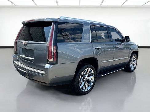Used 2019 Cadillac Escalade Luxury AWD/4WD image 6
