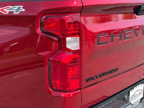 Used 2022 Chevrolet Silverado 1500 LT w/ Protection Package AWD/4WD image 9