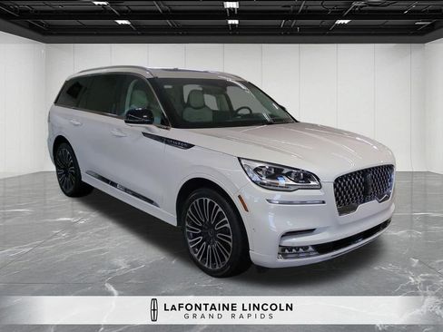 Certified 2023 Lincoln Aviator Black Label w/ Dynamic Handling Package AWD/4WD image 7