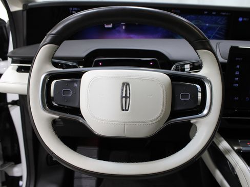 Certified 2024 Lincoln Nautilus Black Label w/ Jet Appearance Package (87T) image 10