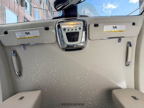 Used 2017 Rolls-Royce Wraith RWD image 59