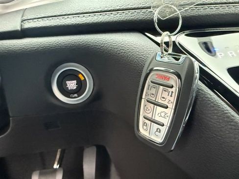 New 2026 Chrysler Pacifica Select image 14