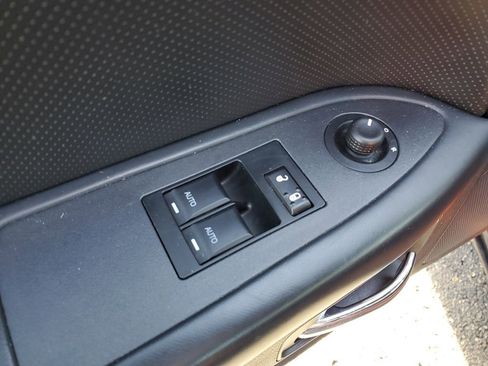 Used 2011 Dodge Challenger Base image 21