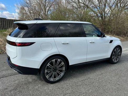 New 2026 Land Rover Range Rover Sport SE AWD/4WD image 5