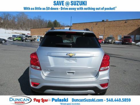Used 2018 Chevrolet Trax LT w/ LT Convenience Package image 4