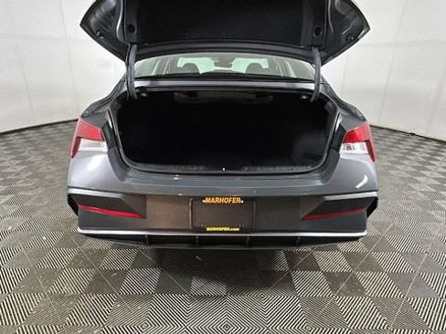 Used 2024 Hyundai Elantra SEL FWD image 26