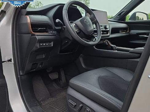 Used 2024 Toyota Grand Highlander AWD Hybrid image 16