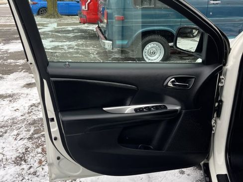 Used 2019 Dodge Journey SE w/ Connectivity Group image 5