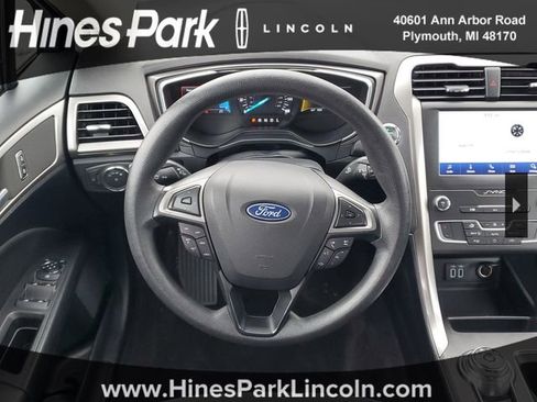 Used 2020 Ford Fusion SE image 27