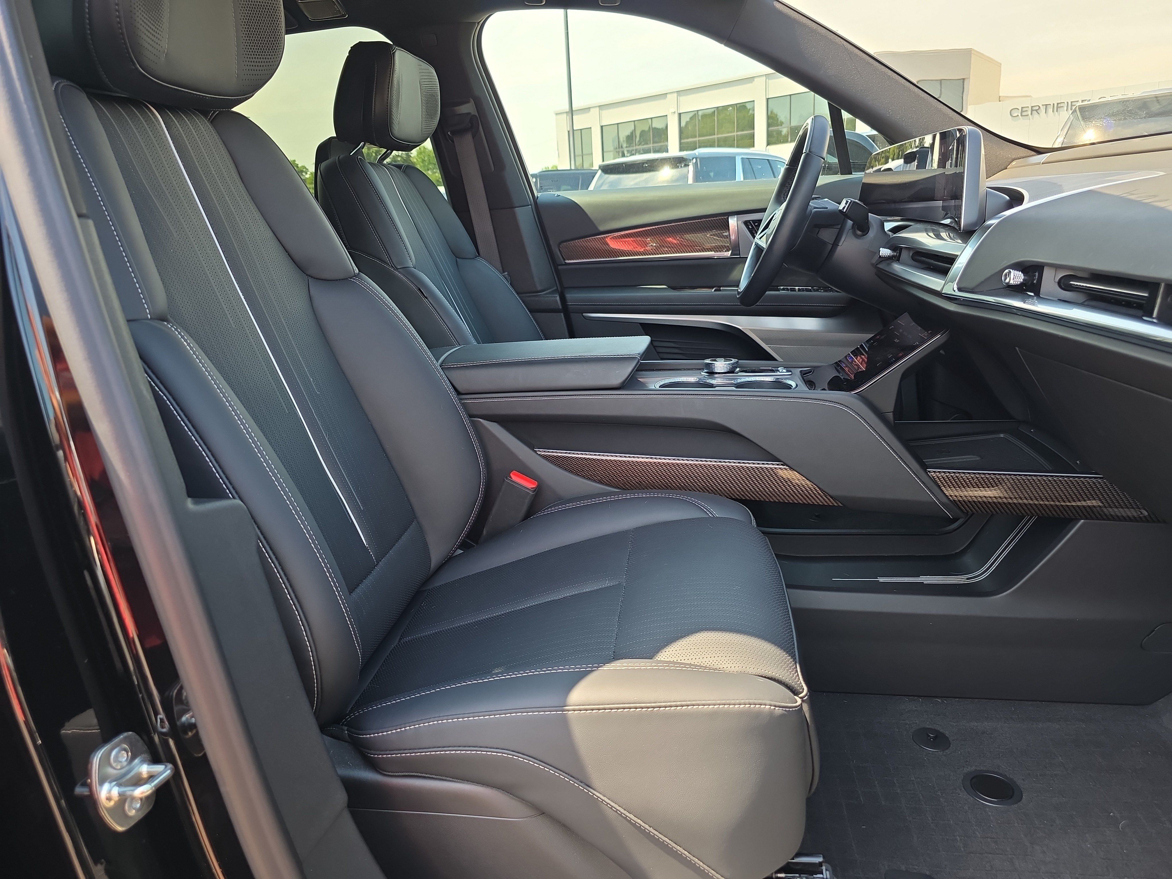 Used 2026 Cadillac Vistiq Sport AWD/4WD image 17