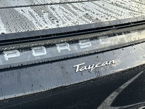 Used 2021 Porsche Taycan image 27