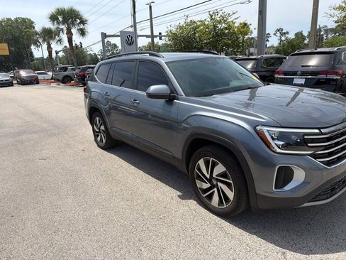 Certified 2024 Volkswagen Atlas SE w/ Panoramic Sunroof Package FWD image 24